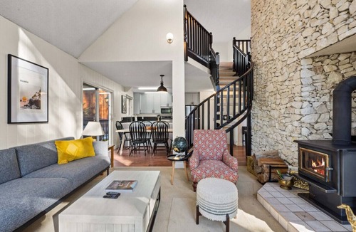 East Kootenay Apartment | Big Horn Hideaway | Hot Tub | Fireplace | Backyard