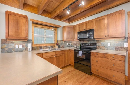 Snow Pine Estates Ski Chalet | Big White Chalet with Private Hot Tub and Monashee Mountain Views!