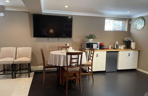 Surrey Apartment | Billiards & Relaxation High-End 2BR Surrey Retreat