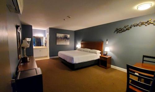 Laconia Hotel | Birch Knoll Motel