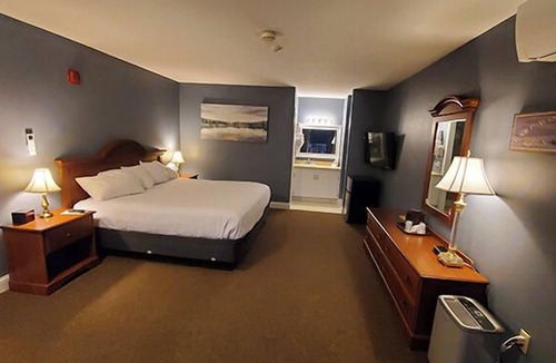 Laconia Hotel | Birch Knoll Motel
