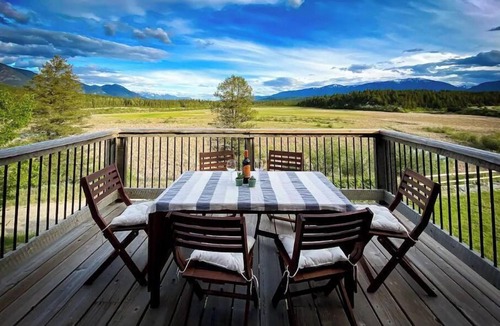 East Kootenay House | Bird Island Chalet