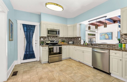 South Palm Park Neighborhood Association House | Birds of Paradise - Historic Spanish Estate