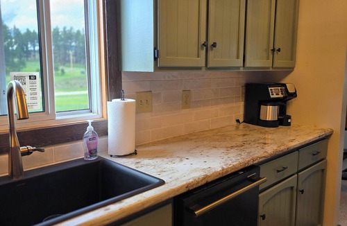 Custer Apartment | Bison Loft Suite- Trailers/UTV's/Bikers Welcome