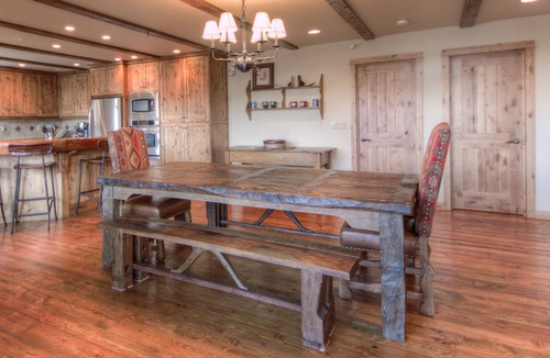 Big Sky House | Black Eagle Retreat | Hot Tub Ski to Village Sleeps 12