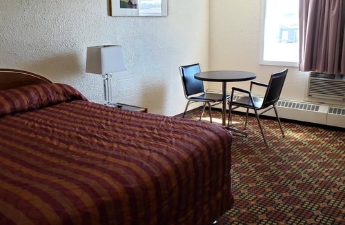 Edson Hotel | Black Gold Inn