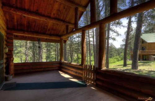 Rapid City Cabin | Black Hills Historic Creekside Log Cabin