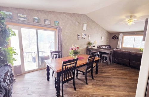 Rapid Valley House | Black Hills Homebase ♡ Sturgis Rally House Sleeps 10 Lots of Parking