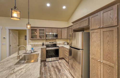 Rockerville Condo | Black Hills Retreat-Quiet Escape in Rockerville King Bed