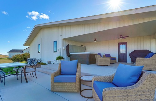 Piedmont Cottage | Black Hills, Sturgis Rally Base w/Trailer Parking