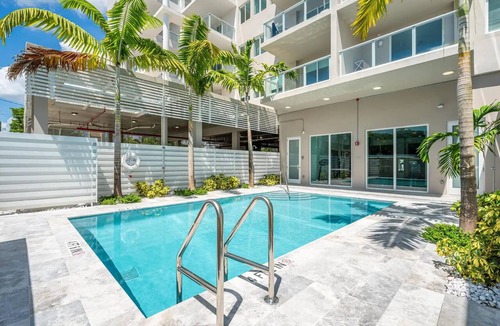 Parkside Apartment | Black Rock Apart Home Parking free Beach 5 min