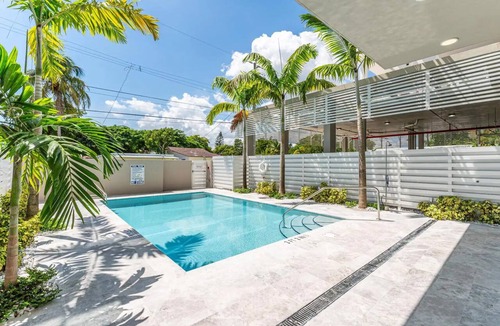 Parkside Apartment | Black Rock Apart Home Parking free Beach 5 min
