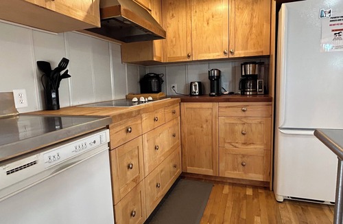 Granite Canon House | Blazing Star - 100-acre Ranch RetreatnPerfect House for Nature Lovers!n