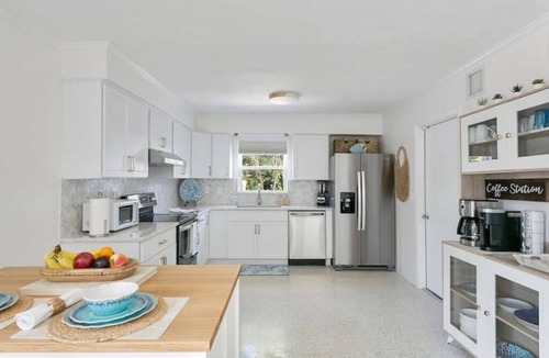 Lake Clarke Shores House | Blue Heaven Palm Beach Oasis w/HEATED Pool, in Quiet Neighborhood- 6 min to PBI