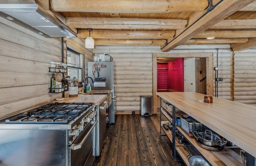 Hartland Cabin | Blue & Sonny Hollow, Modern Cabin with Firepit