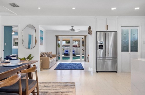 Royal Poinciana House | Blue Wave Retreat At Hollywood Beach 3 Bedroom Home