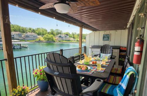 Almont House | Blueys Lakefront 2 Bed and 2 Bath Condo