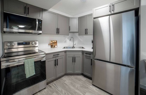 Regina Apartment | Blush-NEW Cozy Boho Suite Near Airport & DT!