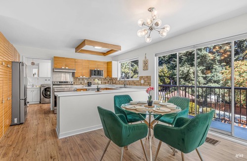 Regional District of Nanaimo House | BNB AT OCEANVIEW TERRACE NANAIMO