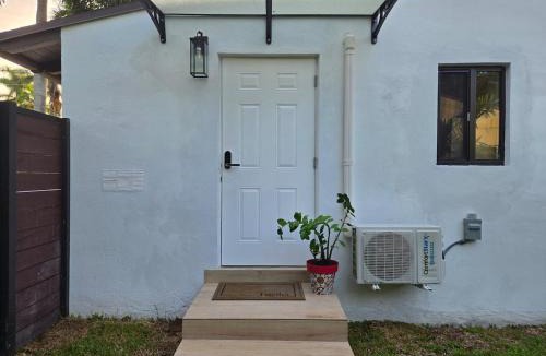 Miami Shores Apartment | Boho Cozy Studio Perfect for two
