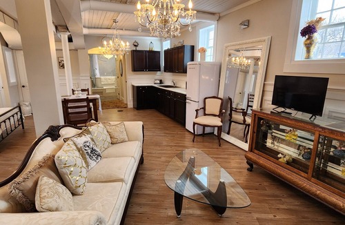 Hawarden House | Boutique rental suite in antique church,15 mins from Lake Diefenbaker! Sleeps 6+