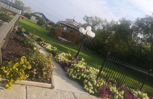 Hawarden House | Boutique rental suite in antique church,15 mins from Lake Diefenbaker! Sleeps 6+