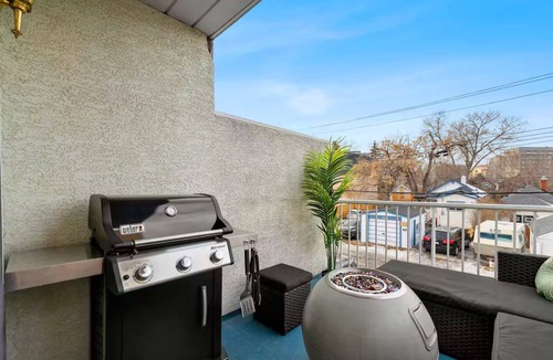 Sunnyside House | *Bow River Views* Spacious Downtown House with Stunning Bow River Views