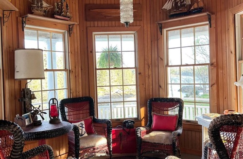 Vinalhaven House | Bowsprit Point on Crockett`s Cove