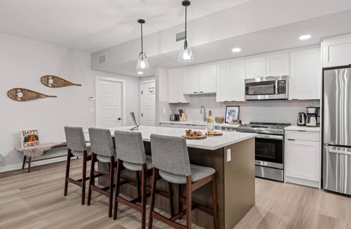 Dead Man's Flats Condo | Brand New 3BR Rockies Haven w/Balcony, Pool & Gym