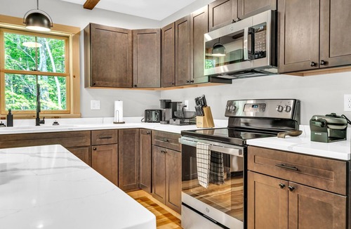 Bethel House | Brand New 4BR- fire pit, hot tub, game room.