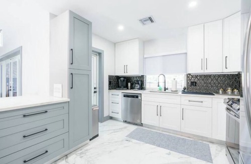 Hollywood Hills House | Brand NEW 5 BedRM/5 BTH POOL HM!