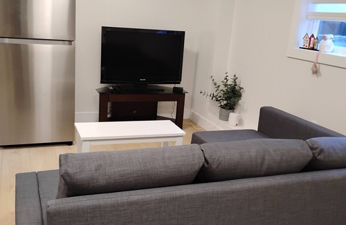 Willoughby House | BRAND NEW Entire guest suite in Willoughby, Langley