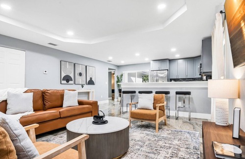 Jog Road House | Brand New Modern Villa - Fully Fenced Backyard