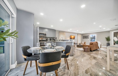 Jog Road House | Brand New Modern Villa - Fully Fenced Backyard
