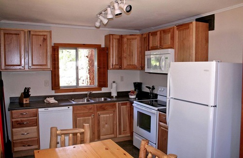 Estes Park Cabin | Breathtaking Cabin with Hot-tub in Estes Park, Colorado