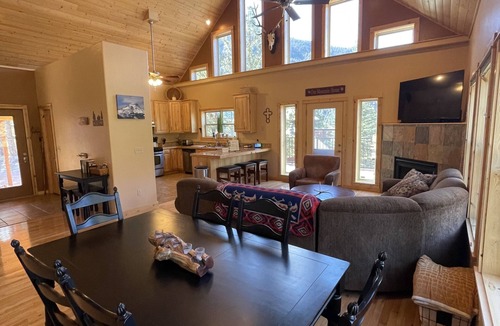 Lake City Cabin | Breathtaking Mountain Views!