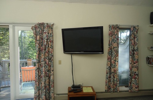 Carroll House | Bretton Woods slopeside condo - comfortable and close with room to spread out!