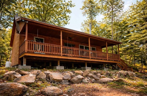 Holden Cabin | Brewer Lake Cabin with Private Dock