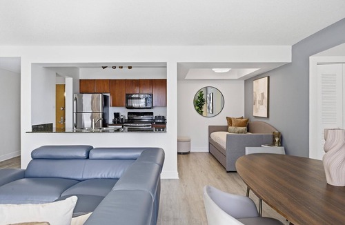 Brickell Condo | Brickell Bayfront Oasis Stunning Views, Pool, Gym