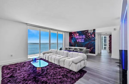 Brickell Condo | Brickell Ocean View Miami Vice Theme + Pool