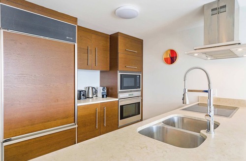 Downtown Miami Apartment | Brickell Open-Concept Suite | Dedicated Workspace