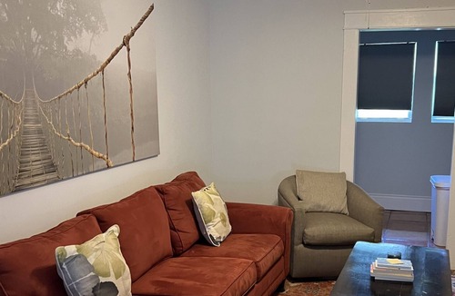 Parrot Cove Apartment | Bridge to Paradise...(1.3 miles from 🏖beach & .3 Lakeworth Golf ⛳️ Club)