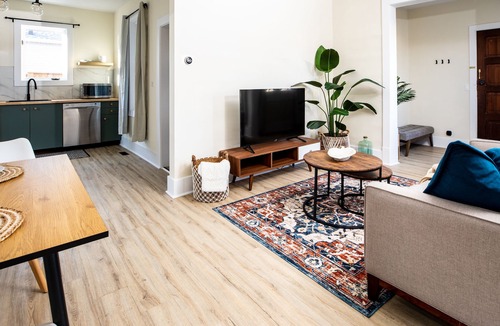 South Lethbridge House | Bright 2 Bedroom Duplex in Historic Downtown