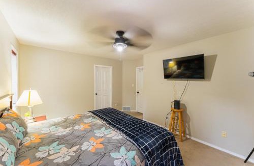 Hinton House | Bright 3BR Upper Suit, 23 min to Jasper NP