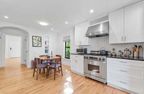 Old Northwood House | Bright 4-Bedroom Retreat with Pool and Guest Suite