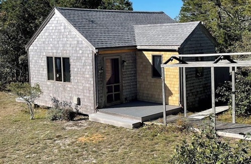 Edgartown House | Bright and airy 4-bedroom house on Chappy near Wasque
