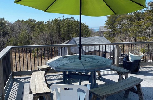 Edgartown House | Bright and airy 4-bedroom house on Chappy near Wasque
