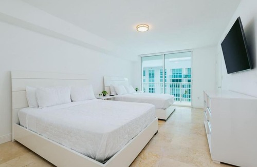 Brickell Apartment | Bright and Cozy 3 Bedroom