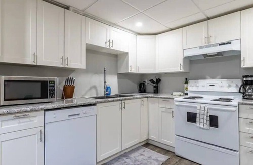 Prince George House | Bright & Clean 2BR 1BA Lower Suite w/ WiFi