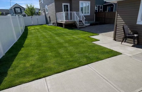 Calgary House | Bright Corner House 3BR Near Airport